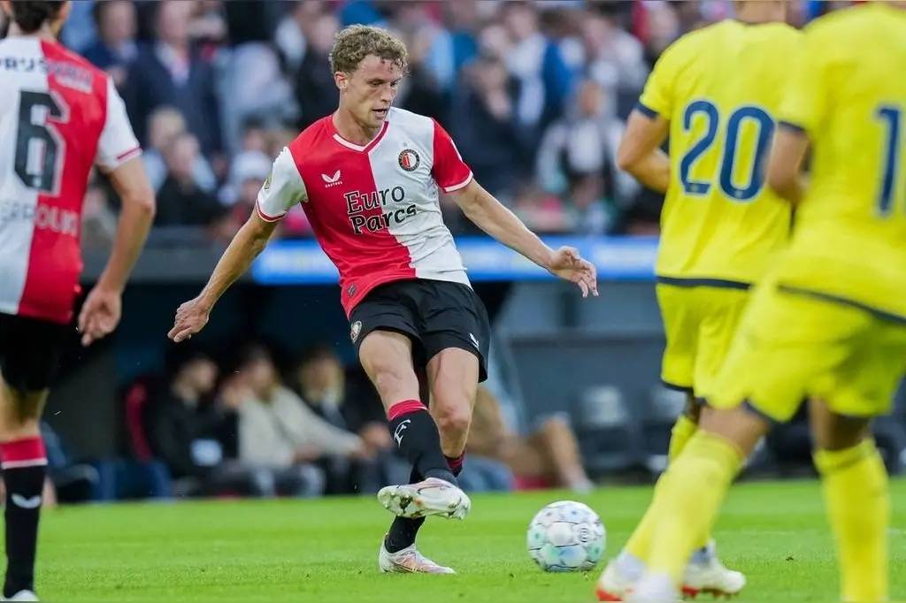 国际比赛日法甲传出新动向，费耶诺德防线松动，管理层表态：气氛紧张，阵容厚度经受考验的简单介绍-多宝棋牌